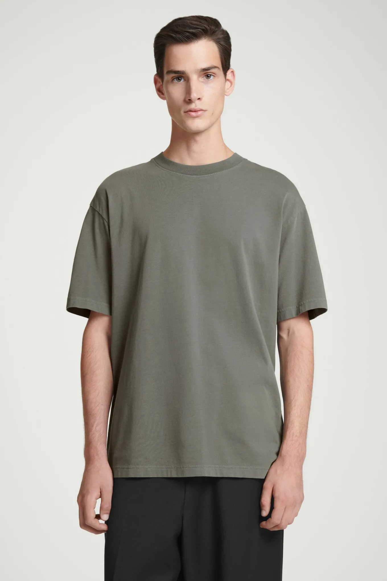 OVERSIZED-T-SHIRT AUS BAUMWOLLE-COS Store