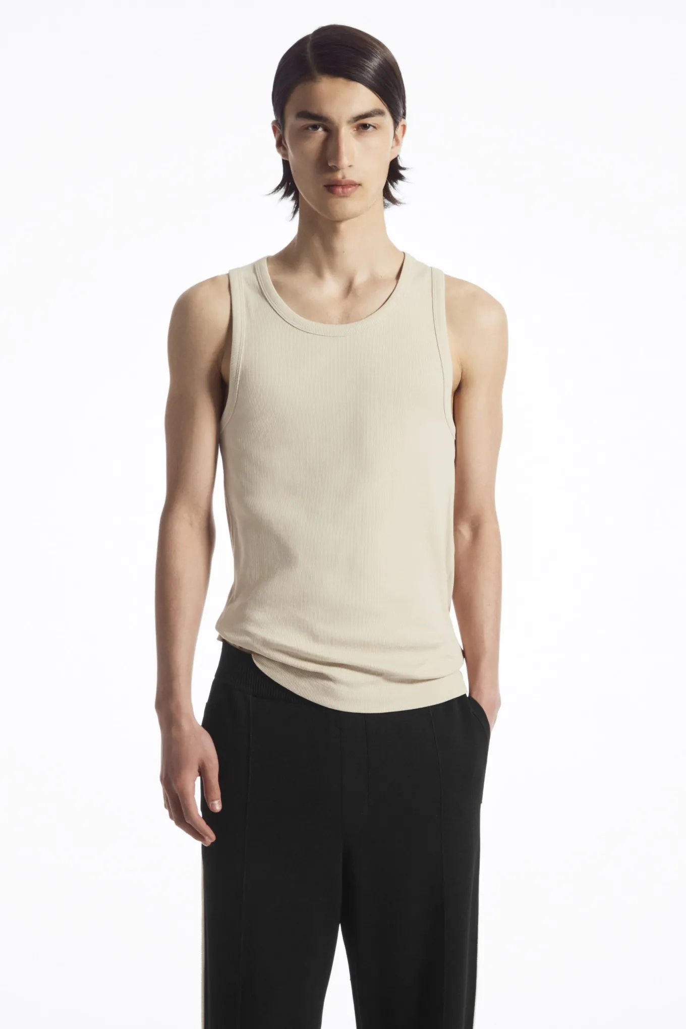 SCHMALES GERIPPTES TANKTOP AUS BAUMWOLLE-COS Store