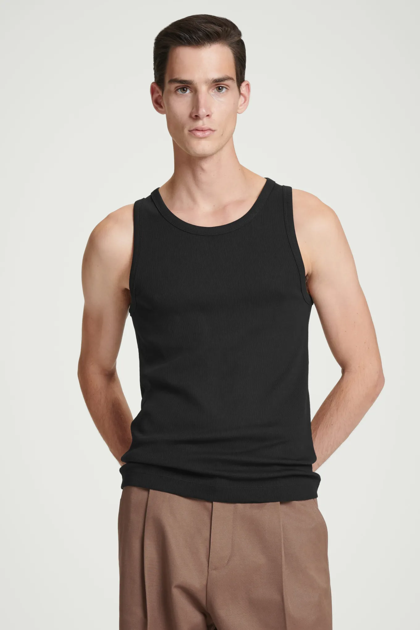 SCHMALES GERIPPTES TANKTOP AUS BAUMWOLLE-COS Online